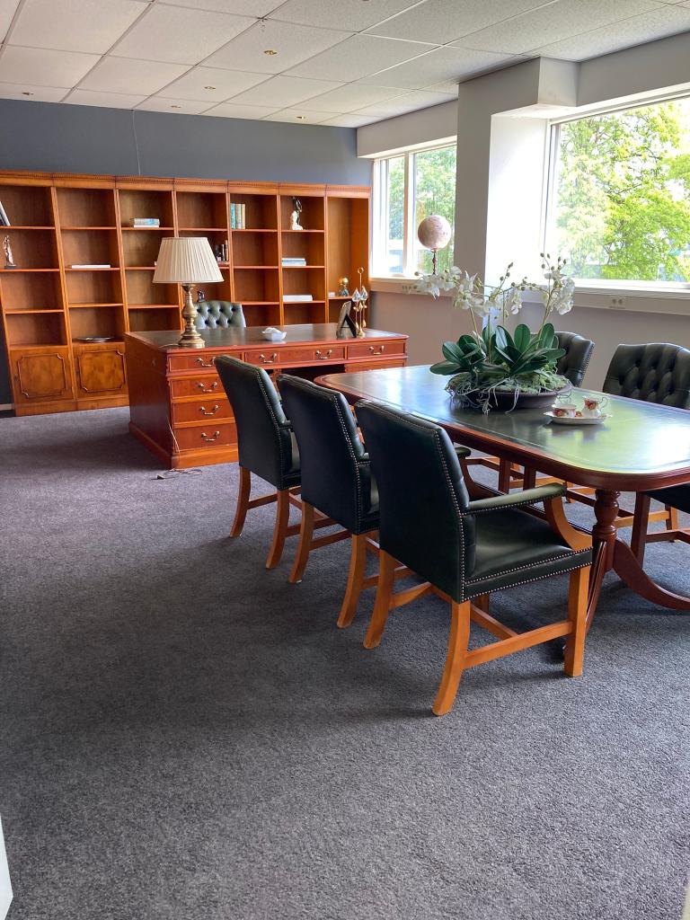 Complete Directiekamer, Ophalen