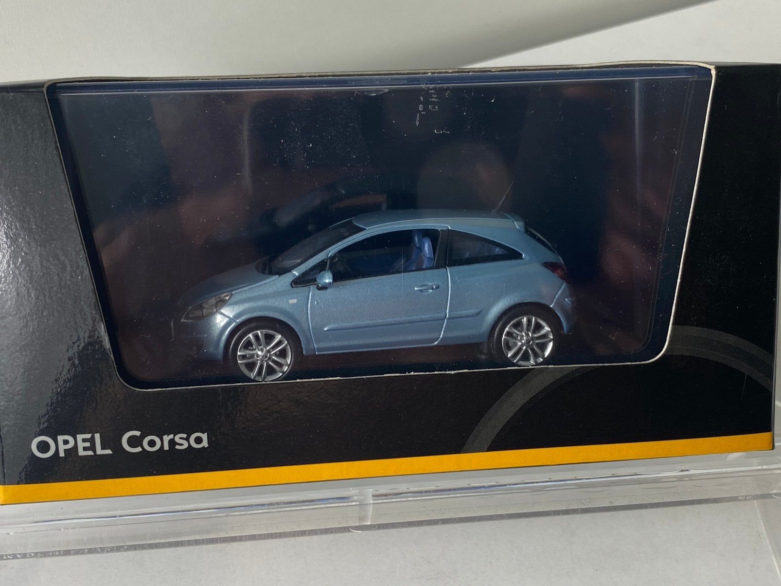 1:43 OPEL CORSA D 3deurs versie-in dealer verpakking, Hobby en Vrije tijd, Ophalen of Verzenden, Nieuw, Auto, Overige merken
