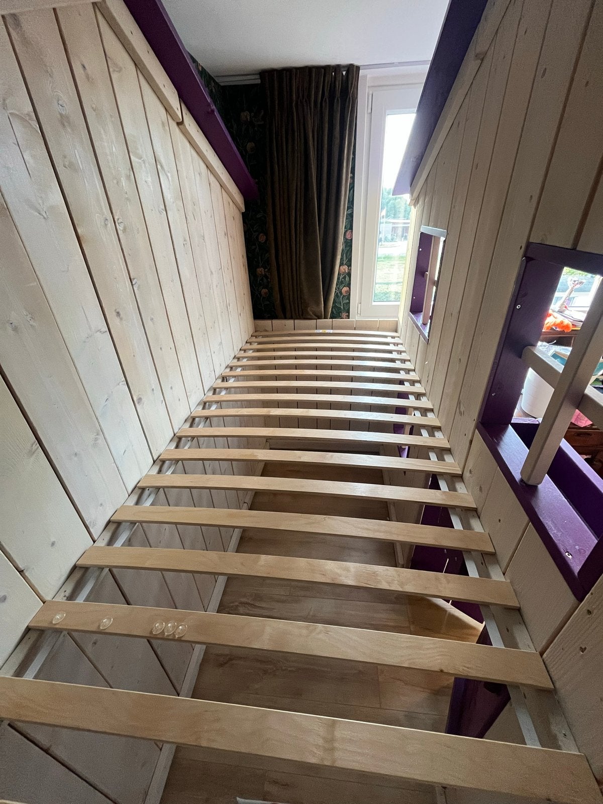 Uniek kinderbed huisje met lattenbodem, Ophalen, Gebruikt, 70 tot 85 cm, Lattenbodem