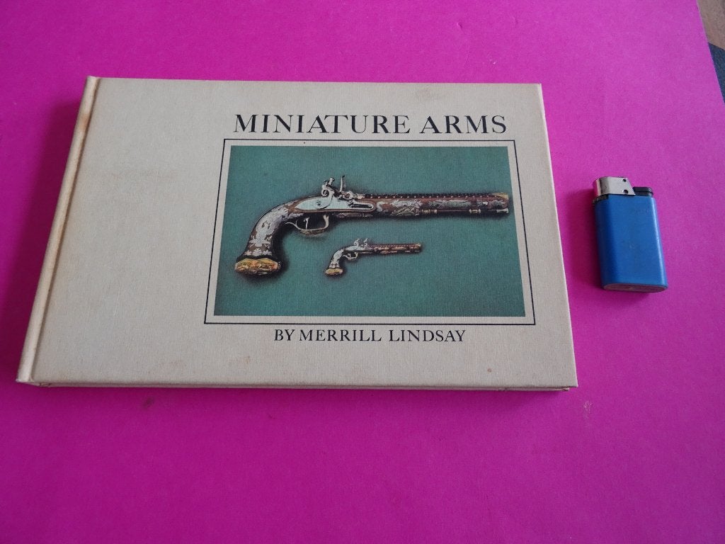 BOEK ANTIEKE MINATURE WAPENS PISTOOL GEWEER REVOLVER SABEL, Antiek en Kunst, Ophalen of Verzenden