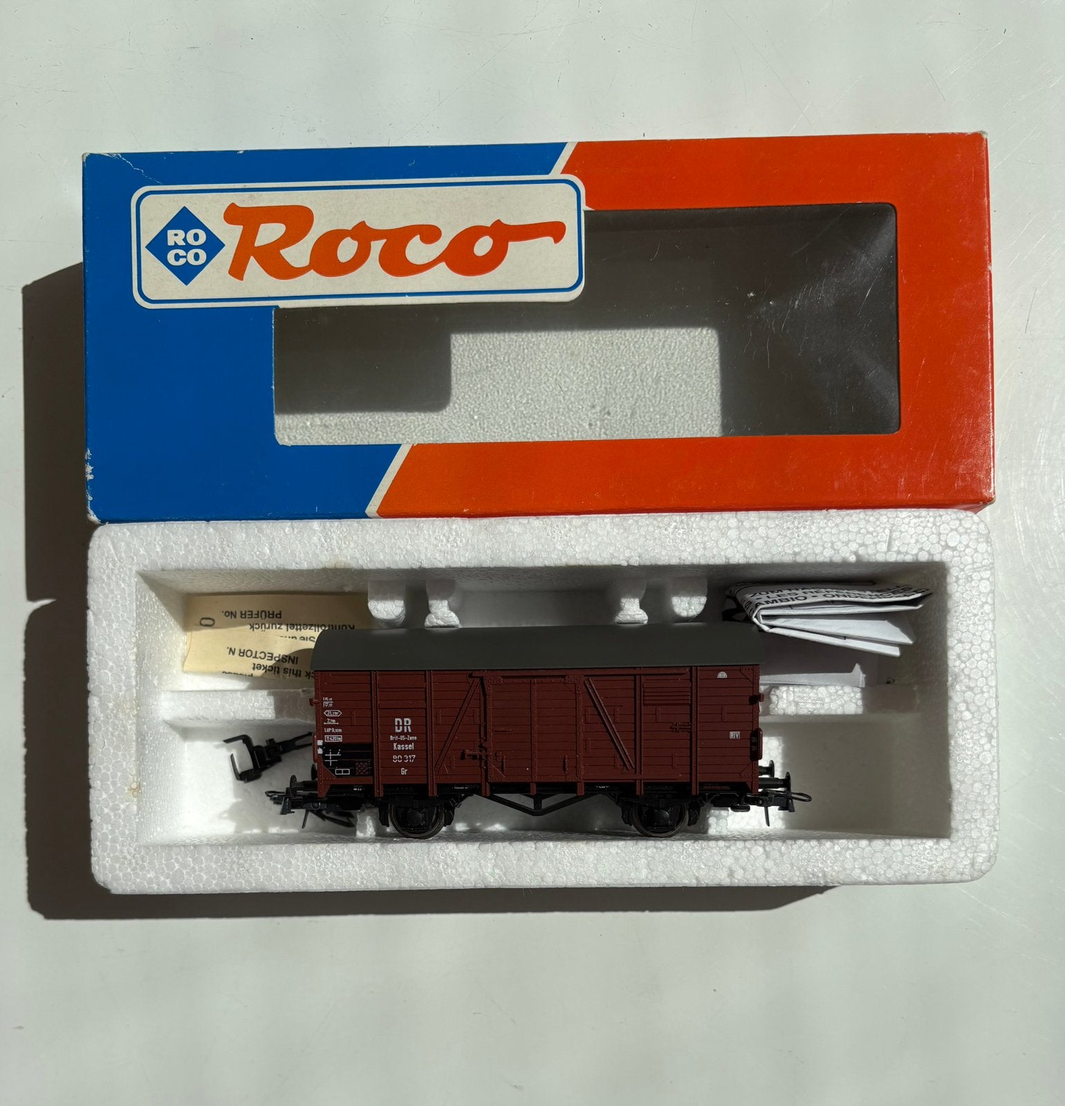 Roco gesloten goederenwagon DR, Gelijkstroom of Wisselstroom, Wagon, Ophalen of Verzenden, Zo goed als nieuw