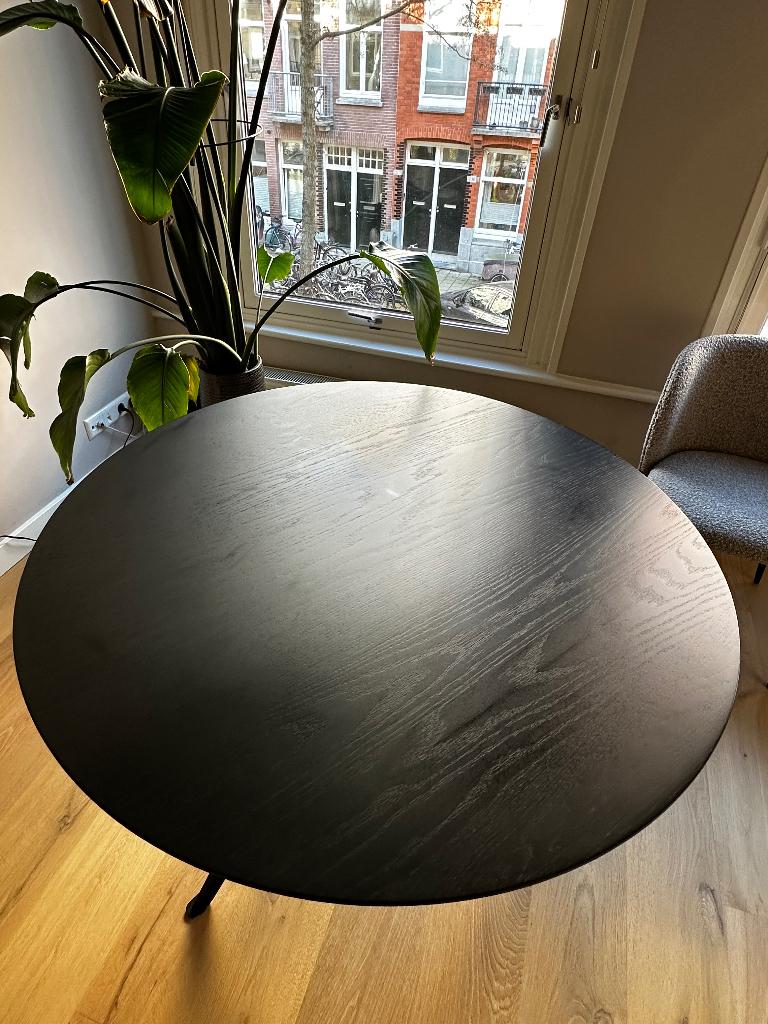 Eetkamertafel rond eikenhout zwart diameter 110cm, Huis en Inrichting, Tafels | Eettafels, Ophalen, Zo goed als nieuw, Vier personen
