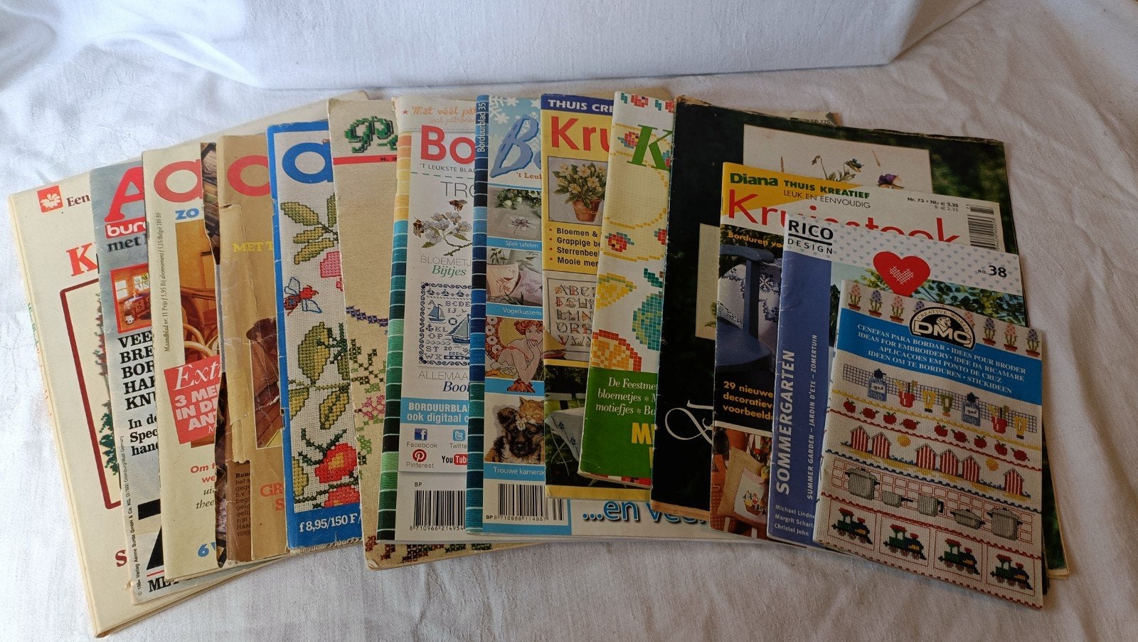 Bundel van 14 verschillende tijdschriften over handwerken, Boeken, Ophalen of Verzenden, Gelezen, Damesbladen