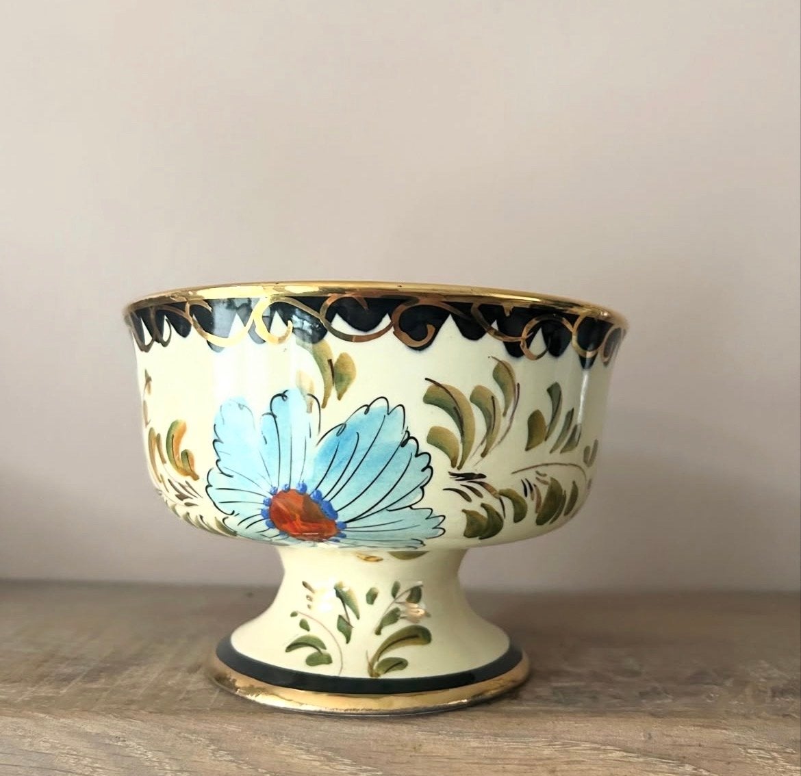 H. Bequet Quaregnon Kastkom met bloemmotief, Antiek en Kunst, Ophalen of Verzenden