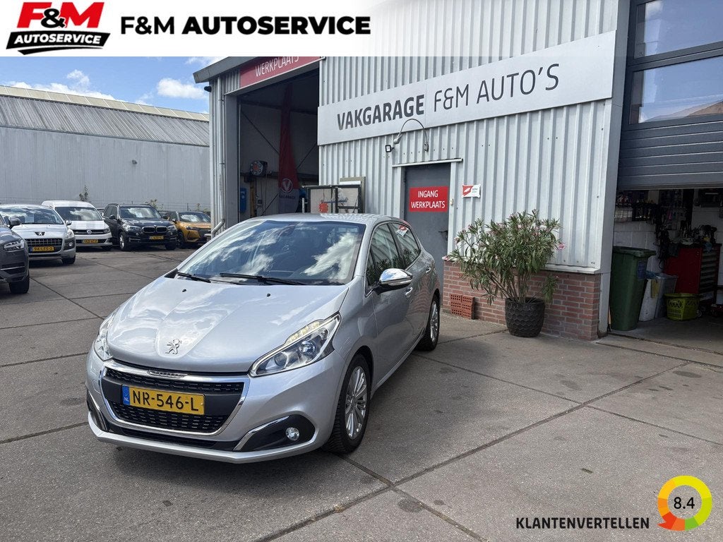 Peugeot 208 1.2 PureTech Allure, Voorwielaandrijving, Stof, Gebruikt, 1199 cc