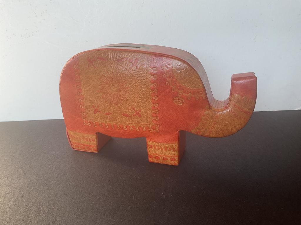 Leren spaarpot in de vorm van een olifant jaren 1960, Ophalen of Verzenden, Zo goed als nieuw, Metaal of Blik