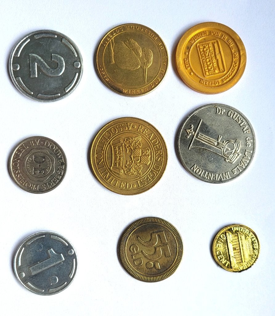 souvenir munten Retro Verzameling penningen casino tokens, Ophalen of Verzenden, Overige materialen