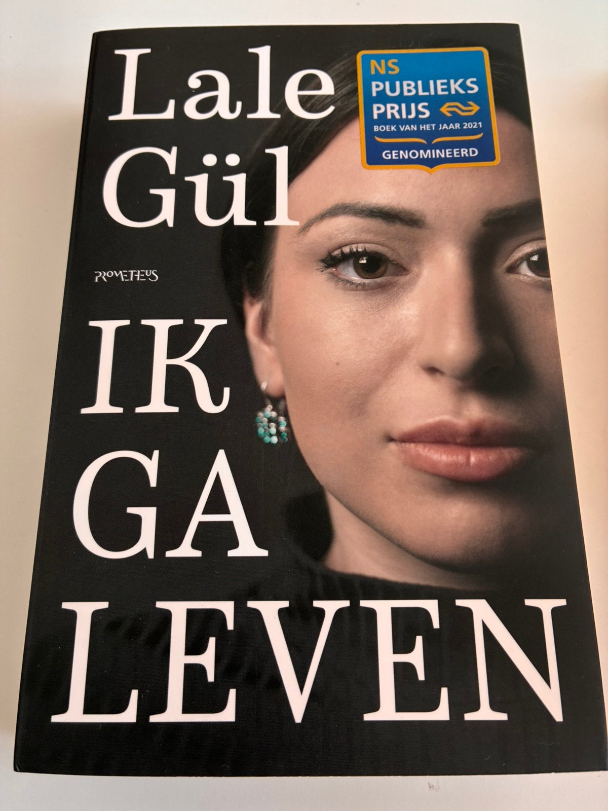 Lale Gül - Ik ga leven, Ophalen of Verzenden, Zo goed als nieuw, Lale Gül