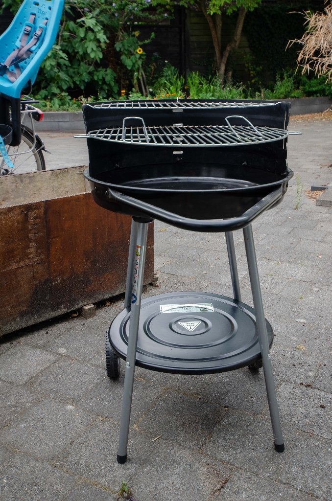 Compacte houtskool barbecue op wielen, Ophalen, Gebruikt, Onbekend