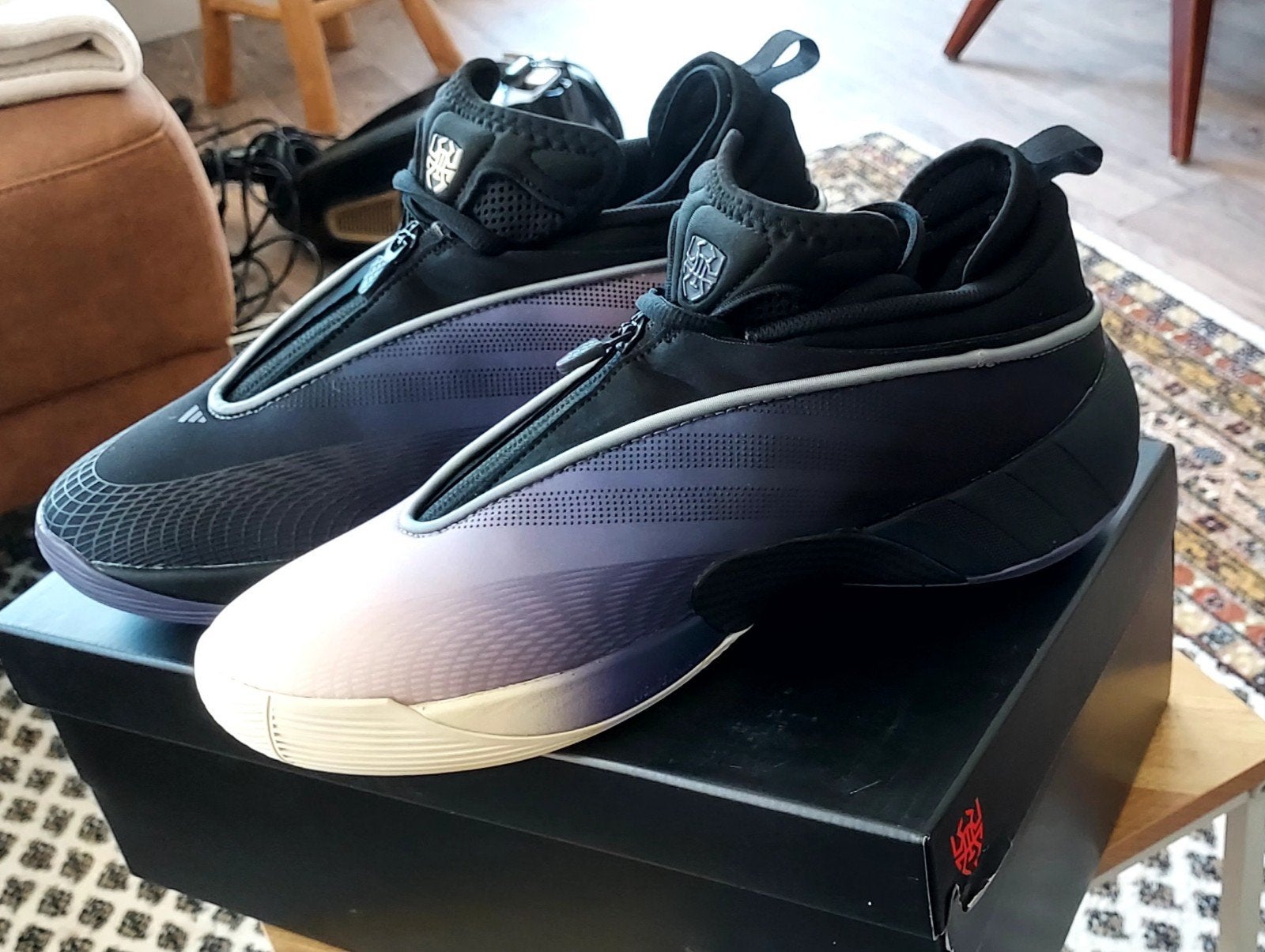 Nieuwe D.O.N. ISSUE 7 basketbalschoenen maat 43 1/3, Ophalen of Verzenden, Nieuw, Schoenen