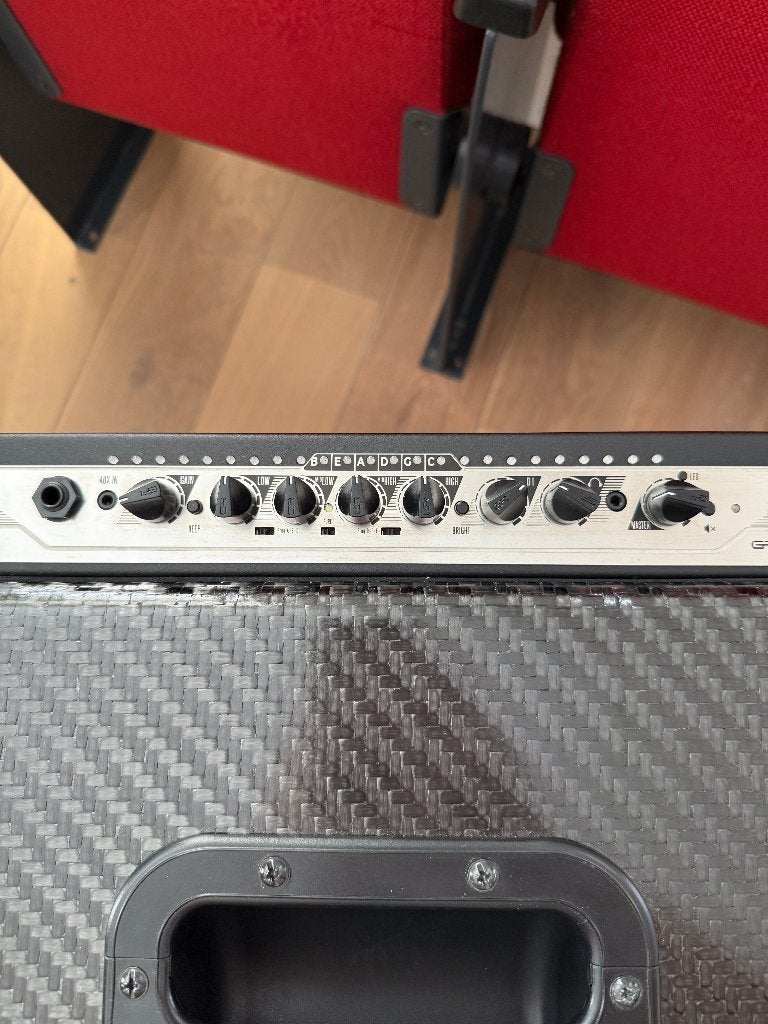 Foto 8 van GR Bass AT210V-C800 Aerotech 2x10 800W combo+ originele hoes