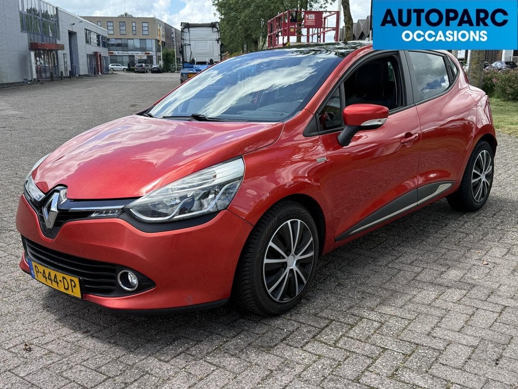 Renault Clio 1.2 Night & Day ,PANORAMADAK, AIRCO, CRUISE CON, Voorwielaandrijving, Euro 5, Gebruikt, 49 €/maand