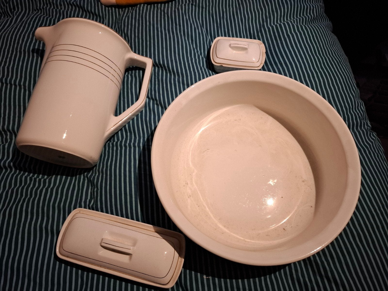 Vintage waskom en kan set met zeepbakjes, Ophalen