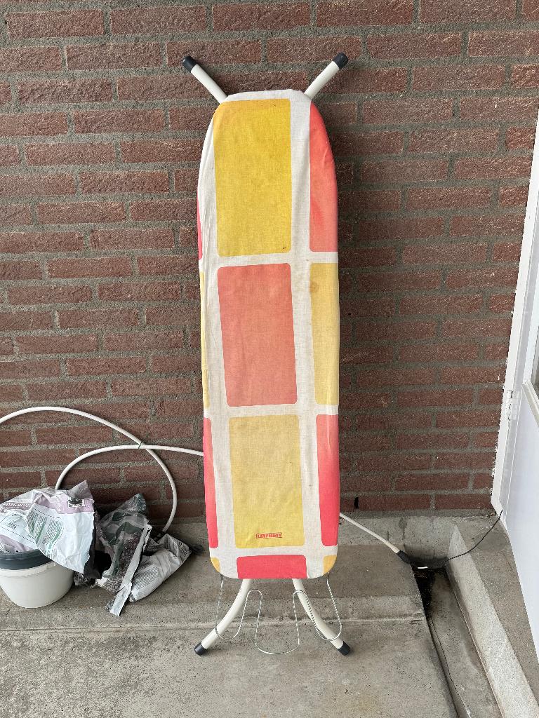 Leifheit strijkplank van metaal, in hoogte verstelbaar, Ophalen, Gebruikt