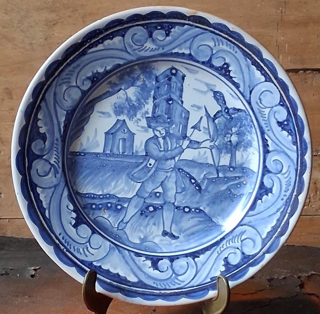 Wandbord. Portugal.  Handpainted.  Antiek.  22 cm., Ophalen