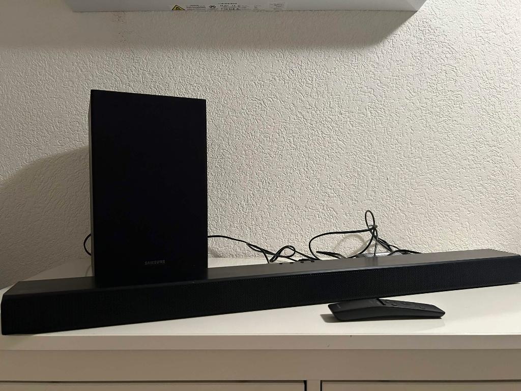 Samsung HW-T530 Complete Soundbar Set - 2.1 Kanaals, Ophalen, Bluetooth, Gebruikt