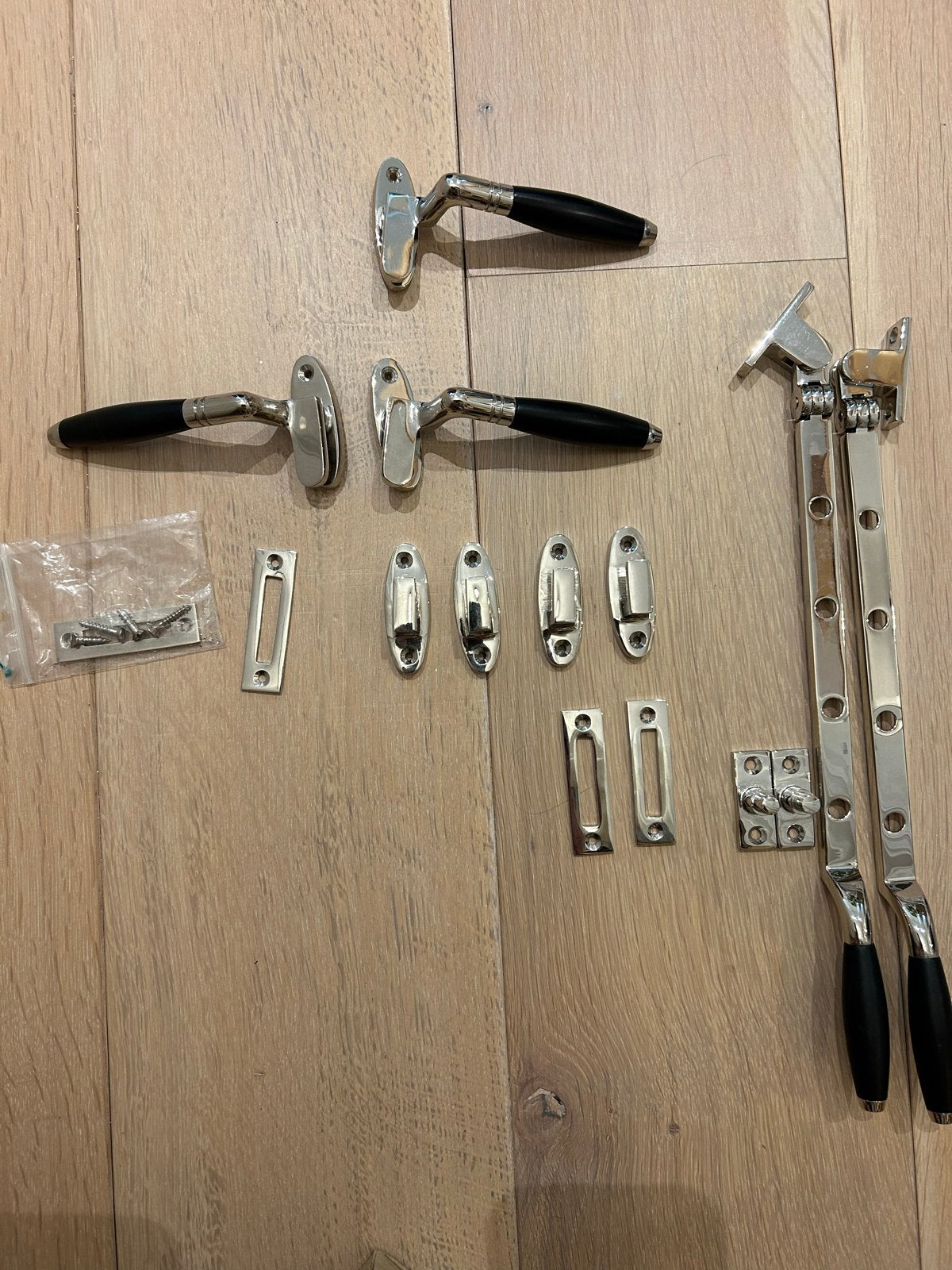 Raambeslag set: raamuitzetters, klinken en sluitplaten, Ophalen, Gebruikt, Chroom, Overige typen