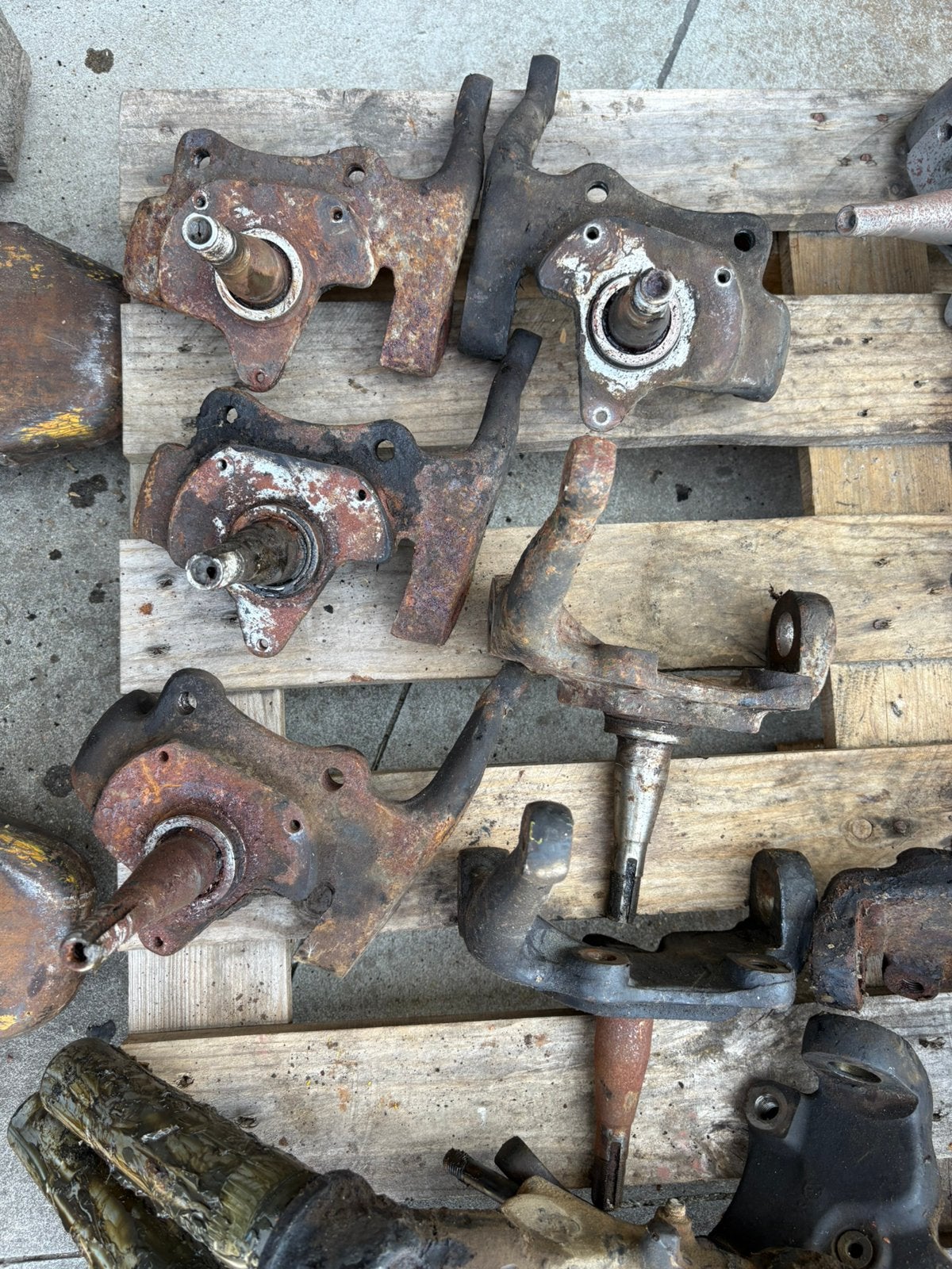 Volkswagen T2b en T2a originele spindels (10 sets), Ophalen, Nieuw, Volkswagen