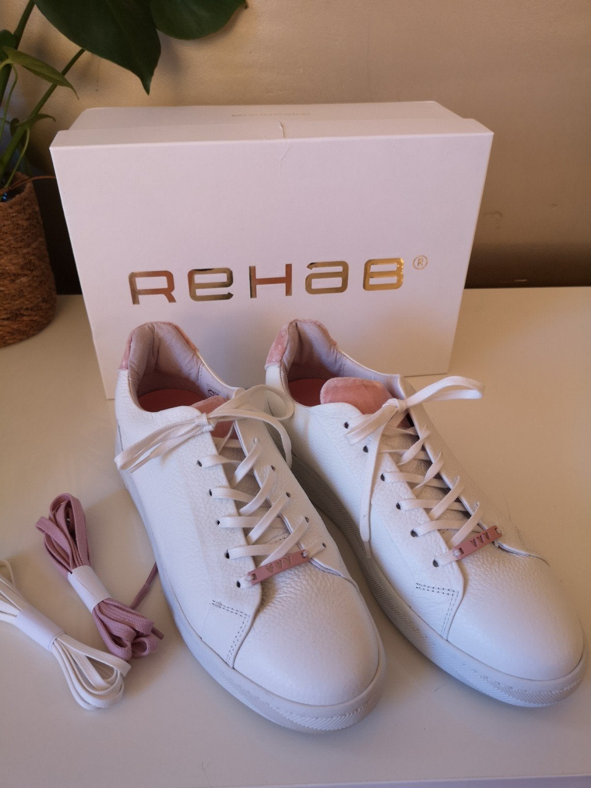 Rehab sneakers wit met roze details, maat 41, Wit, Rehab, Ophalen of Verzenden, Sneakers of Gympen