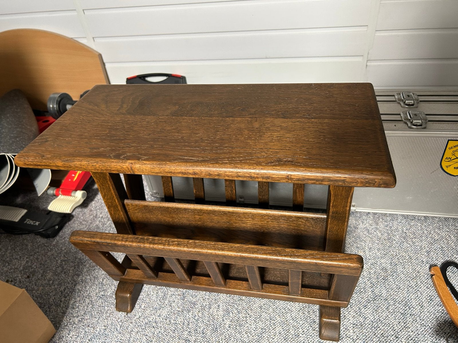 Houten bijzettafel met tijdschriftenrek, Ophalen, 50 – 75, Minder dan 50 cm, Gebruikt