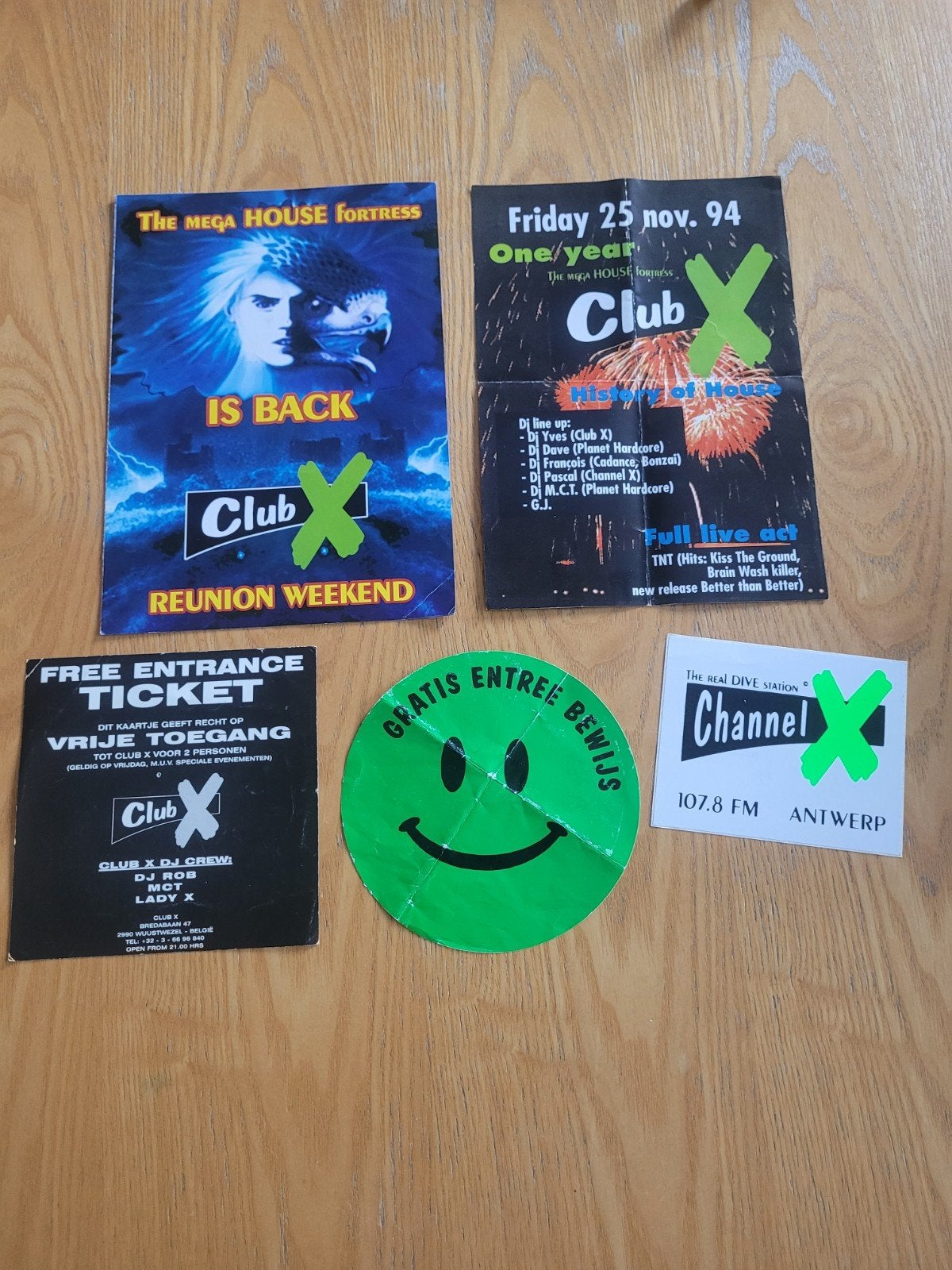Setje Club X flyers etc . ( hardcore gabber thunderdome ), Ophalen of Verzenden, Zo goed als nieuw, A1 t/m A3, Film en Tv