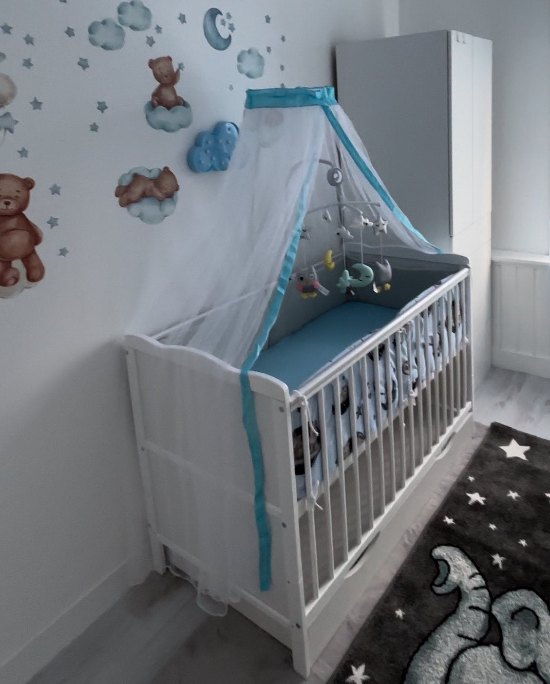 Mooi babybedje met klamboe en mobiel, Ophalen of Verzenden, Zo goed als nieuw, Ledikant