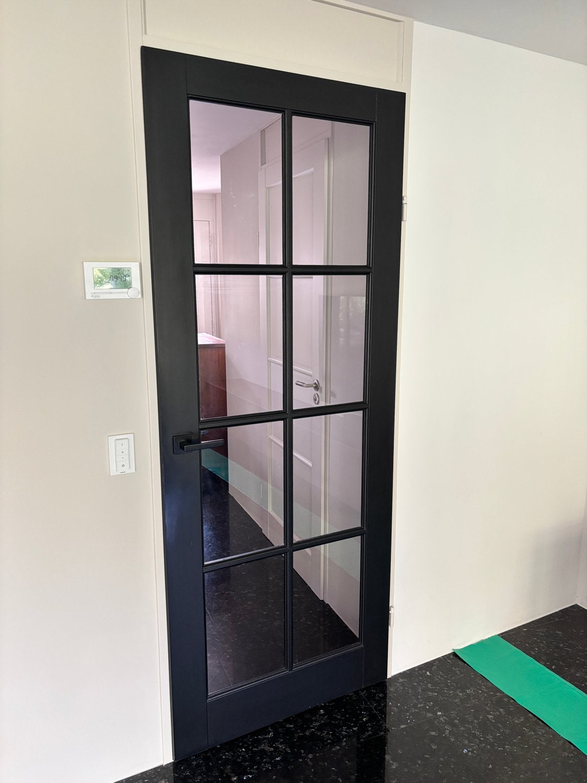 Zwarte opdekdeur met glas en deurbeslag 83x210,5 cm, Ophalen, Gebruikt, 80 tot 100 cm, Binnendeur
