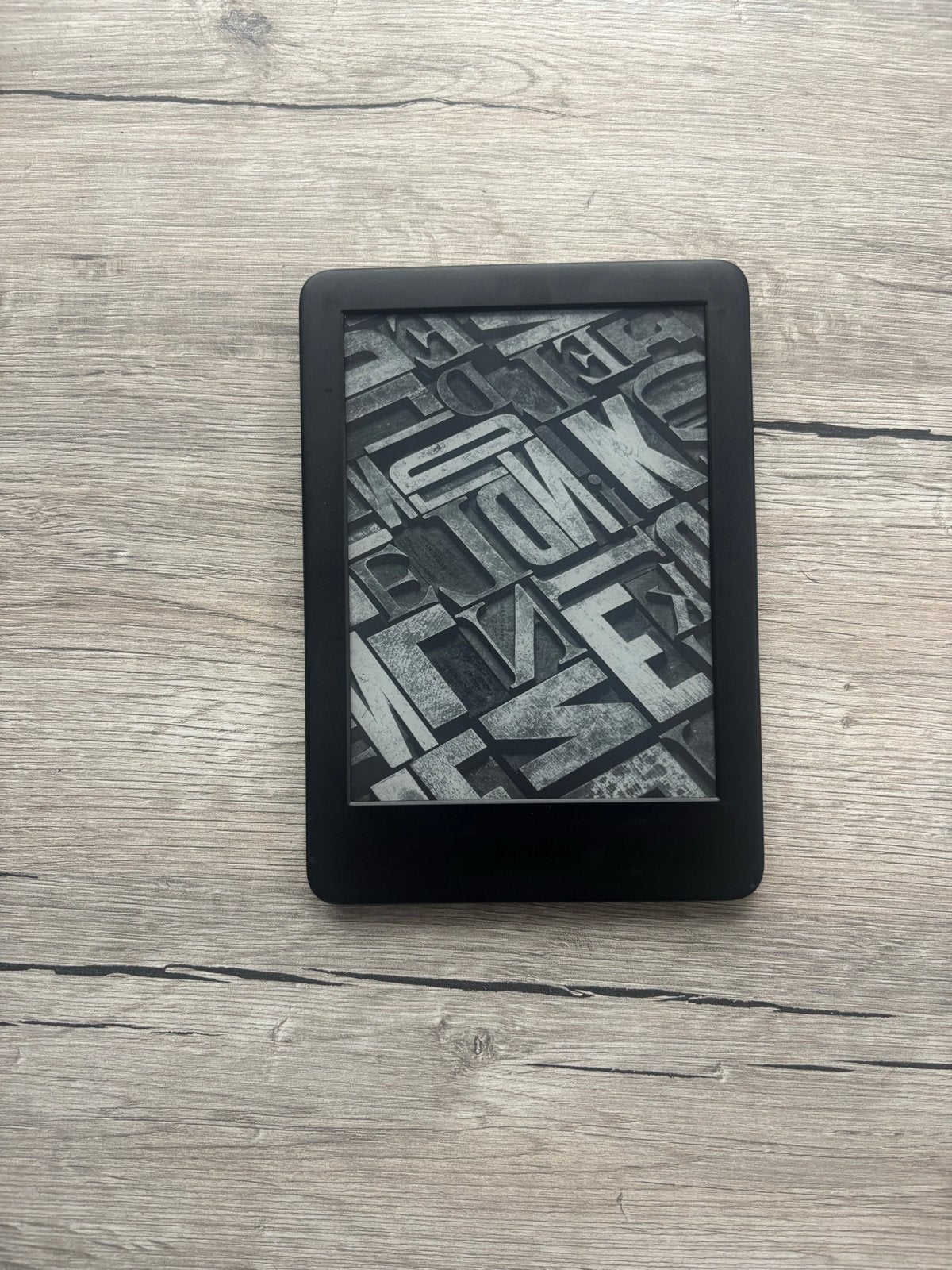 Amazon Kindle E-reader (10e generatie) - Zo goed als nieuw, 8 GB, Ophalen of Verzenden, Zo goed als nieuw, Touchscreen