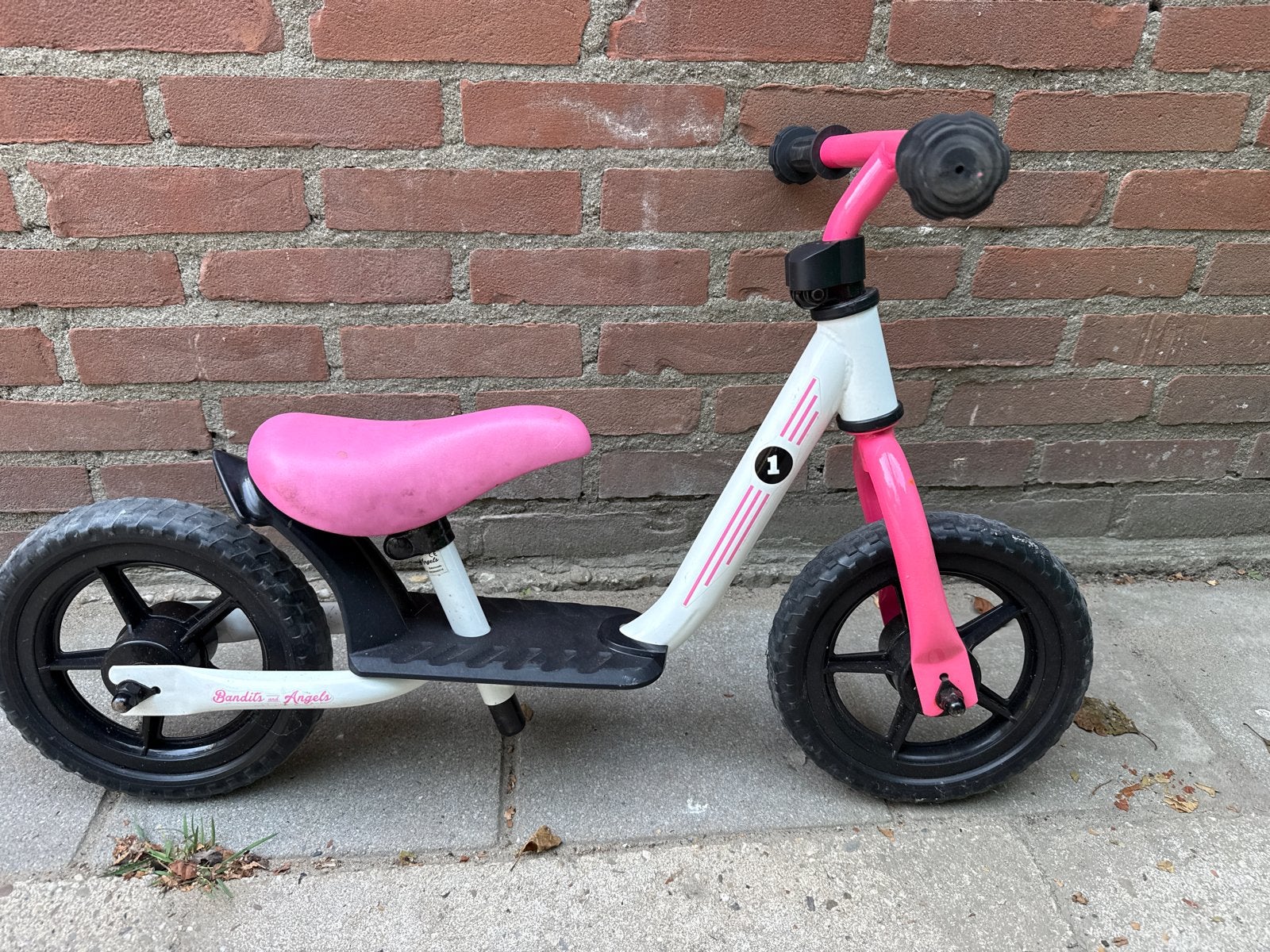 Bandits & Angels loopfiets roze/wit, Ophalen, Gebruikt, Minder dan 16 inch
