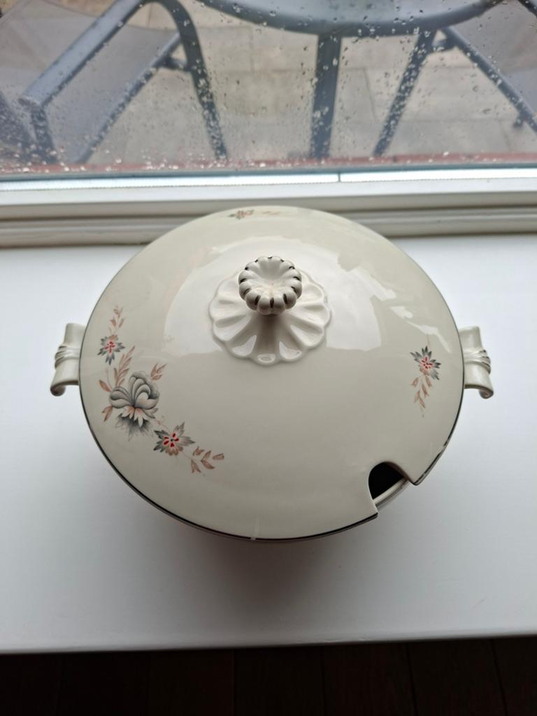 Grote opdekschaal met deksel van vintage uit czechoslowakia, Antiek en Kunst, Ophalen of Verzenden