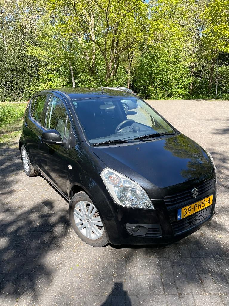 Suzuki Splash 1.0 2011 Zwart Exclusive, Euro 5, Stof, Stoelverwarming, Origineel Nederlands