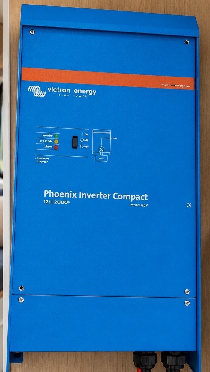 Victron Energy Phoenix Inverter Compact 12/2000 - Gebruikt, Ophalen of Verzenden, Gebruikt
