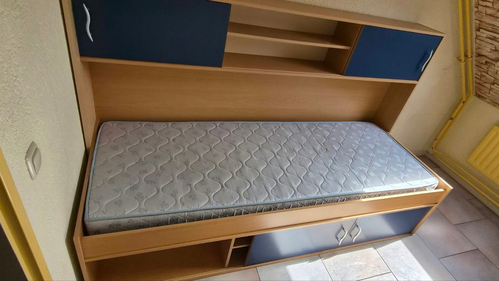 1-persoons ledikant met ombouw, lattenbodem en nieuw matras, 85 tot 100 cm, Zo goed als nieuw, 180 cm of meer, Ophalen