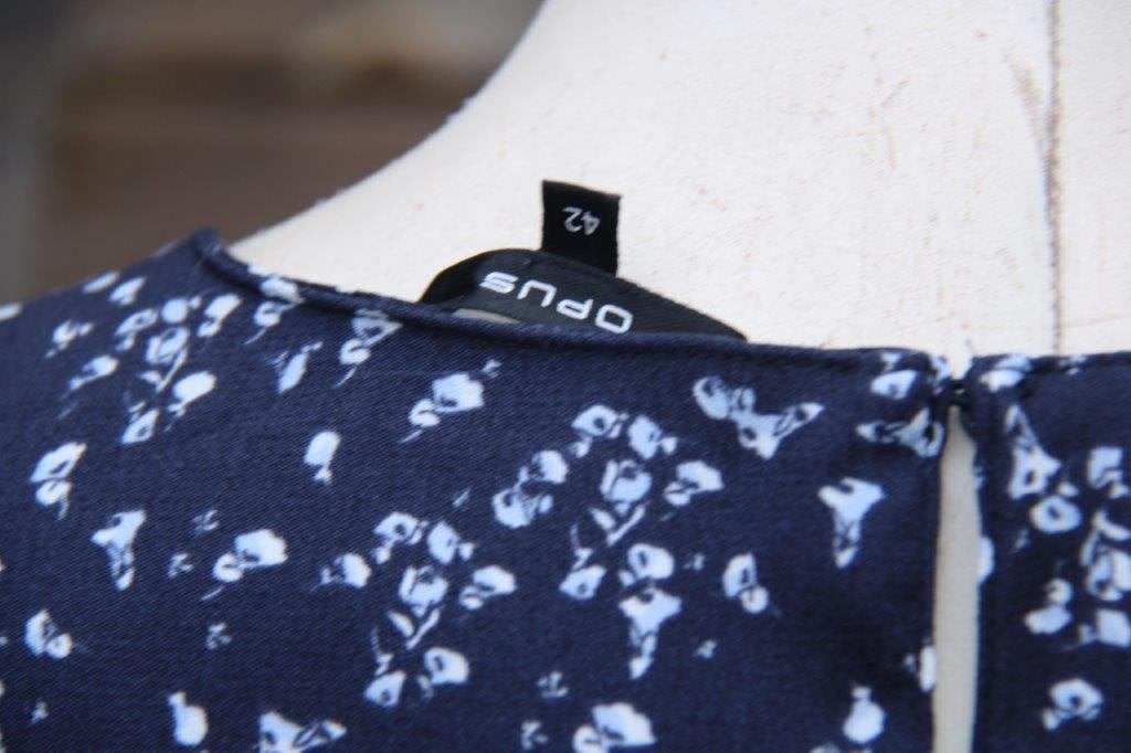 Tuniek donkerblauw/ wit Opus mt 42 Vaste prijs, Blauw, Maat 42/44 (L), Ophalen of Verzenden, Zo goed als nieuw