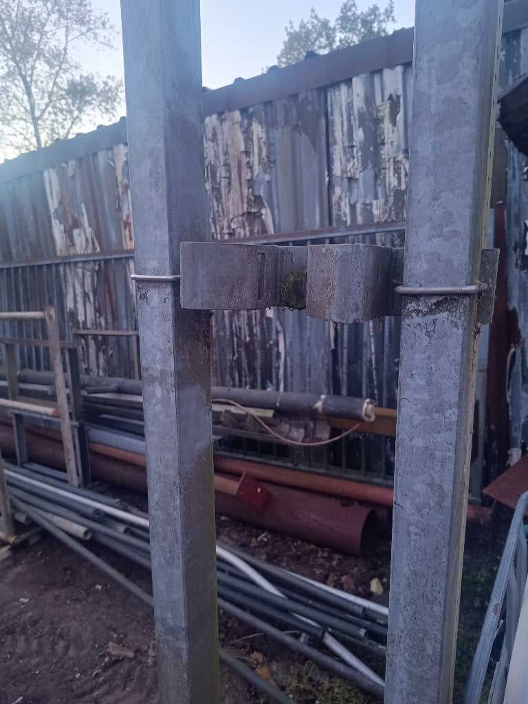 Schuifpoort vrij dragend, Ophalen, Gebruikt, IJzer, Spijlenhekwerk