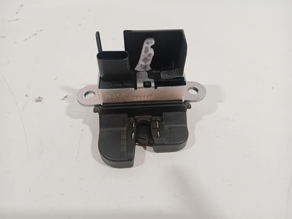 Slot mechaniek kofferdeksel achterklep elektrisch Volkswagen, Onderdelen@venauto.nl, Van der Ven Autorecycling B.V., Gebruikt