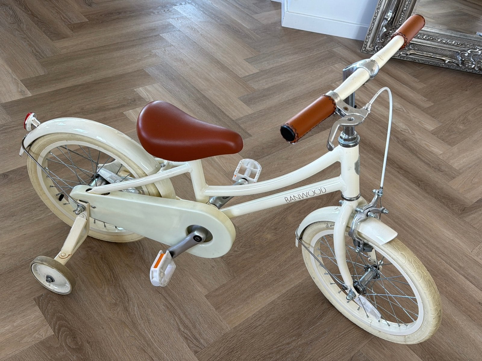 Banwood kinderfiets creme met zijwieltjes, Fietsen en Brommers, Ophalen, Zo goed als nieuw, Minder dan 14 inch