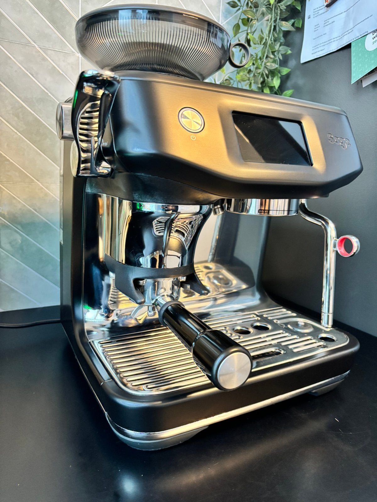 Sage Barista Touch Impress Zwart – Zeer nette staat – €630, Ophalen, Espresso apparaat, Koffiebonen, Zo goed als nieuw