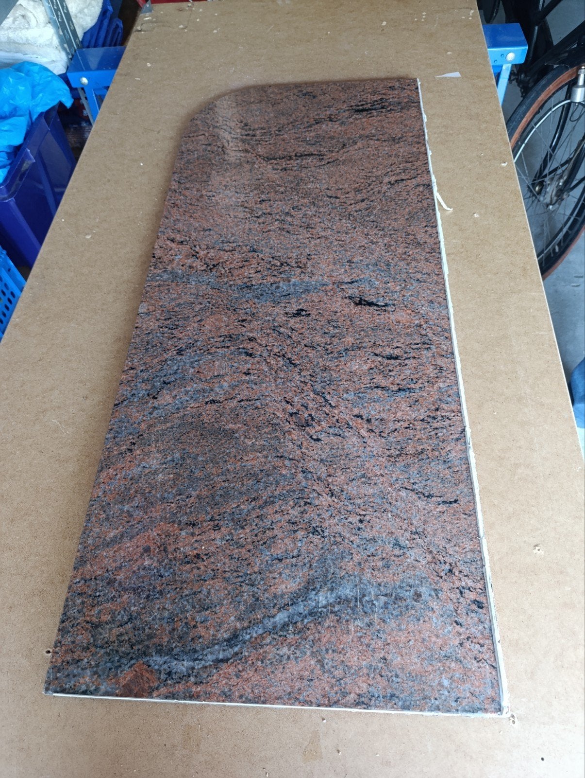 Te koop: 2 platen graniet. Voor diverse toepassingen., Doe-het-zelf en Verbouw, Tegels, Ophalen, Gebruikt, Overige typen, Minder dan 5 m²