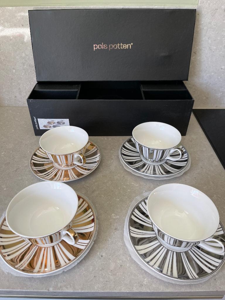 Pols potten thee servies set NIEUW UIT DE DOOS, Huis en Inrichting, Keuken | Servies, Nieuw, Kop(pen) en/of Schotel(s), Overige stijlen
