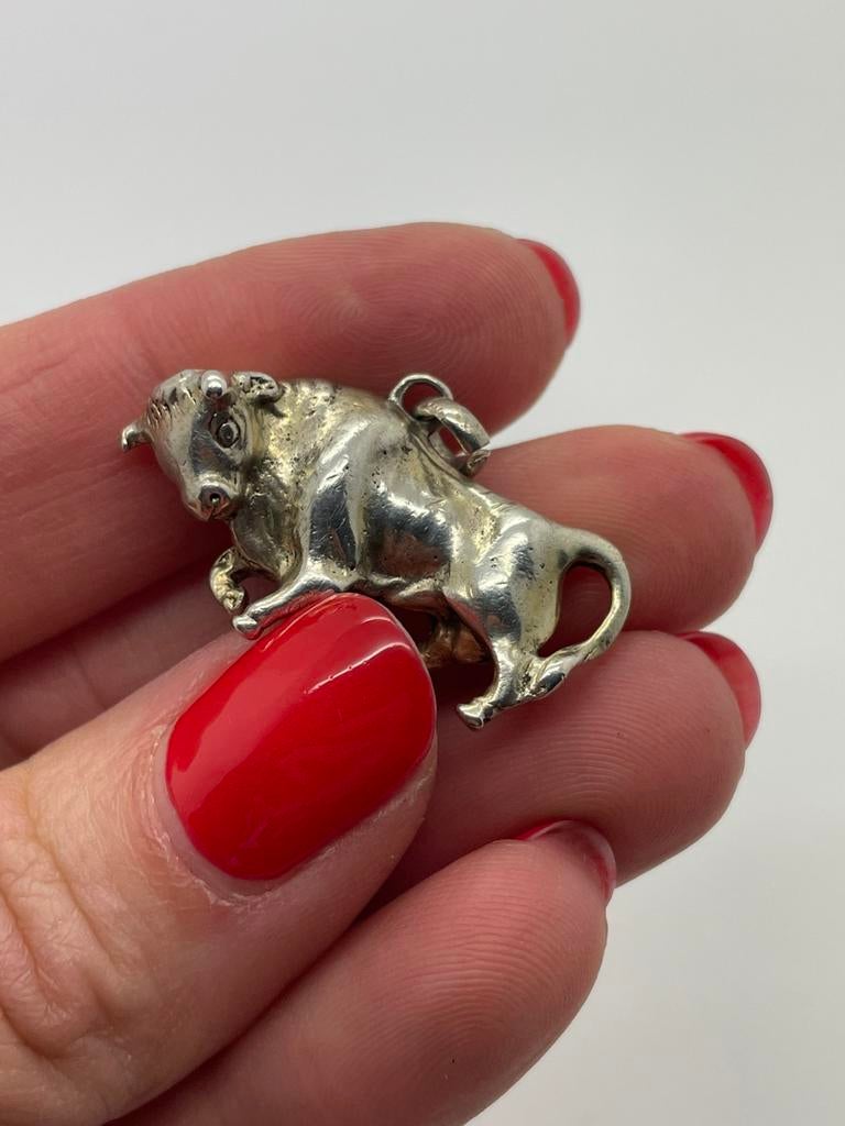 D769 Prachtige massief zilveren hanger stier, Ophalen of Verzenden, Zilver, Hanger