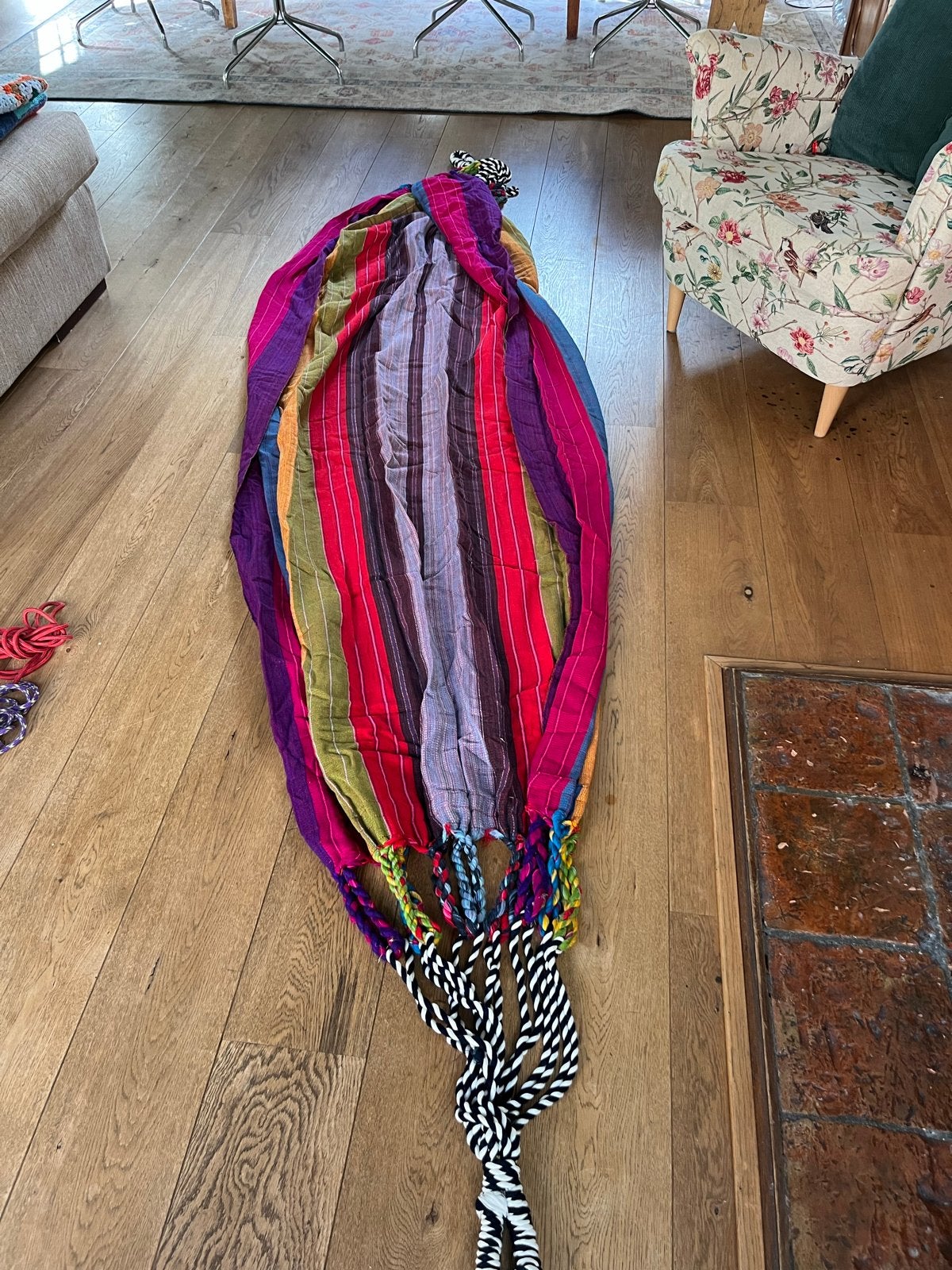 Kleurrijke hangmat met karabijnhaken, Ophalen of Verzenden, Gebruikt, Meerpersoons, Binnen