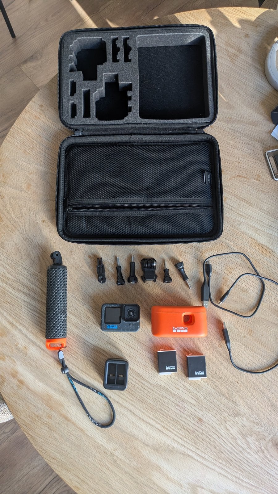 GoPro HERO 12 Black + extra accus en accessoires, Ophalen of Verzenden, Zo goed als nieuw, GoPro