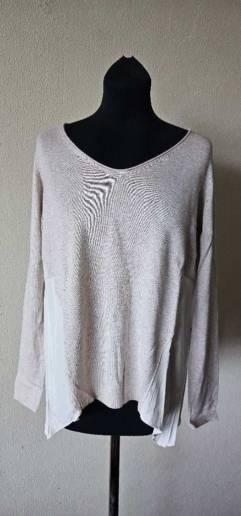 Repeat Silver Edition trui met V-hals en zijde inzet maat 36, Kleding | Dames, Beige, Ophalen of Verzenden, Maat 36 (S), Gedragen