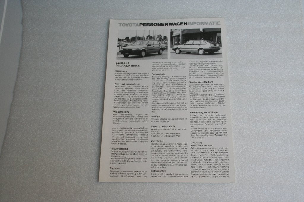 Folder Toyota Corolla (1983) (28), Ophalen of Verzenden, Nieuw, Toyota