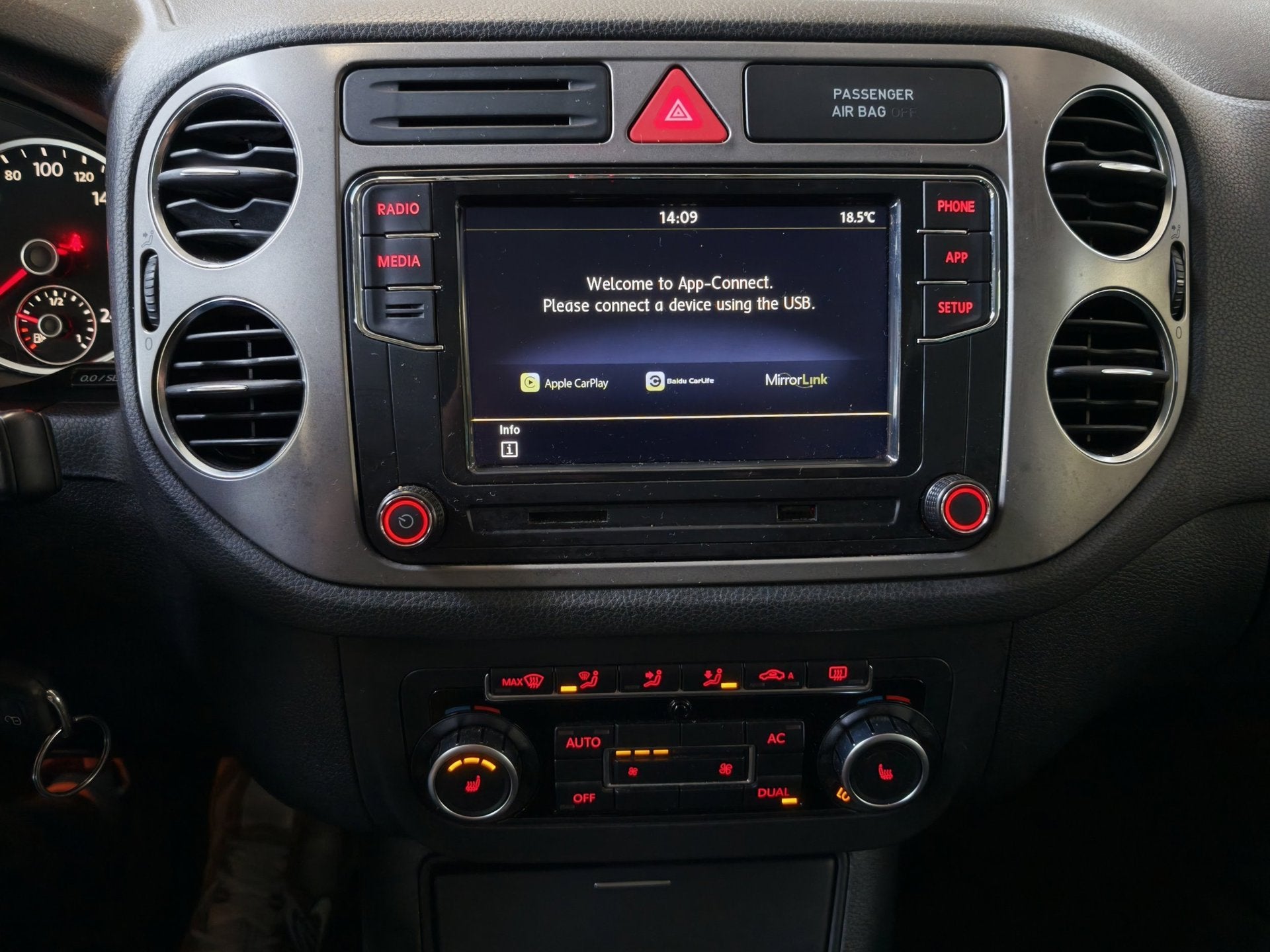 Volkswagen Tiguan 150-pk Sport&Style 4Motion Carplay - Trekh, Auto's, 13 km/l, Euro 5, Stof, Gebruikt