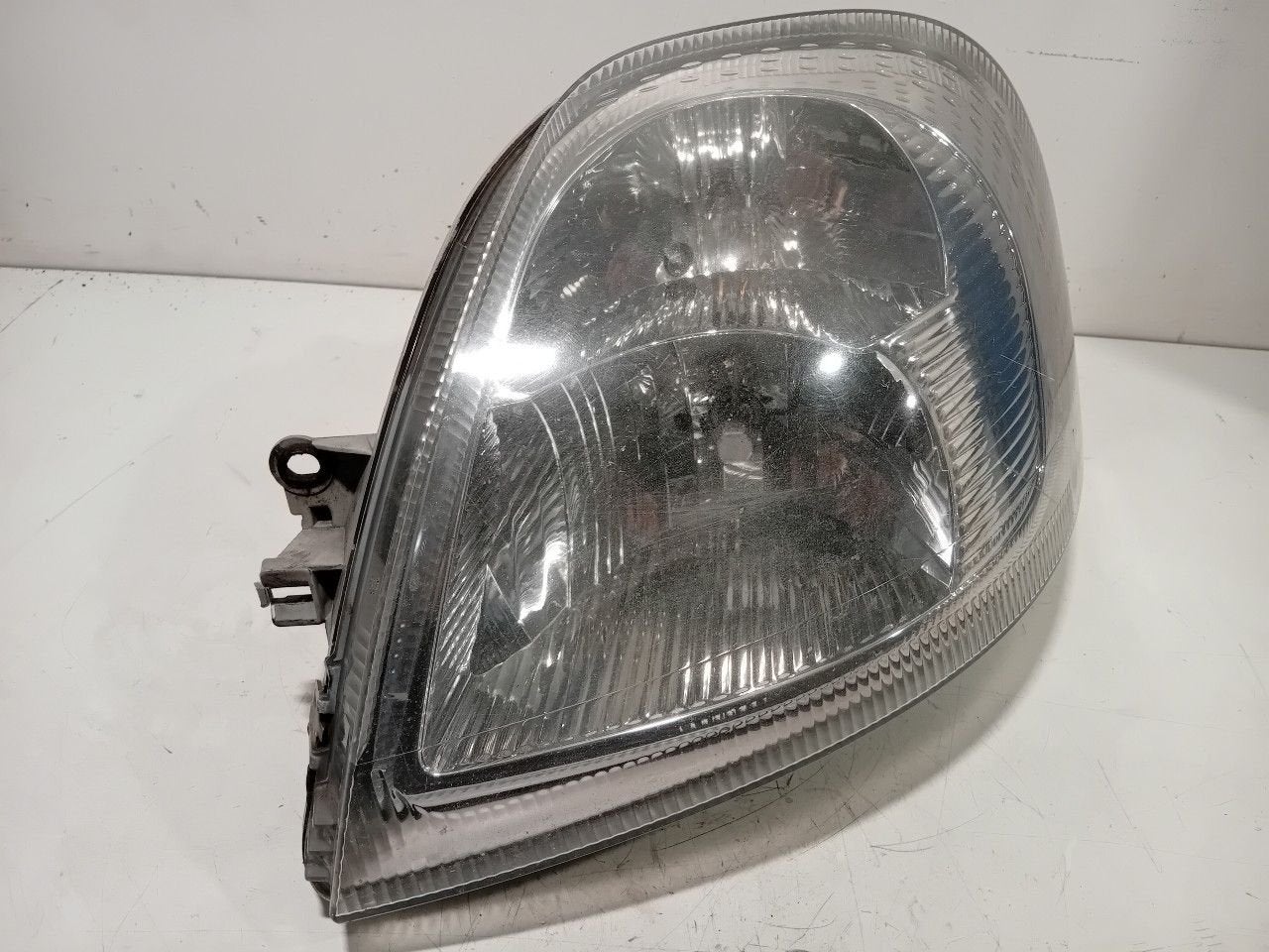 Koplamp links Renault Master, Onderdelen@venauto.nl, Van der Ven Autorecycling B.V., Gebruikt, Ettenseweg 76, 4706 PB Roosendaal, The Netherlands