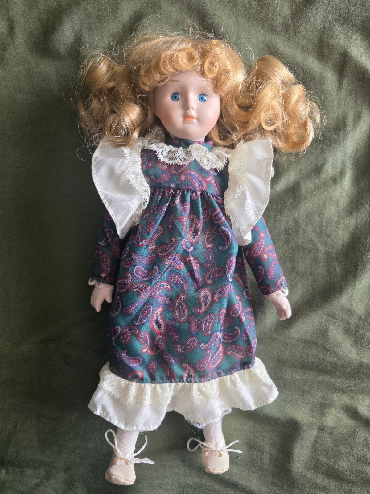 Vintage porseleinen pop van oma - sentimentele waarde, Ophalen of Verzenden