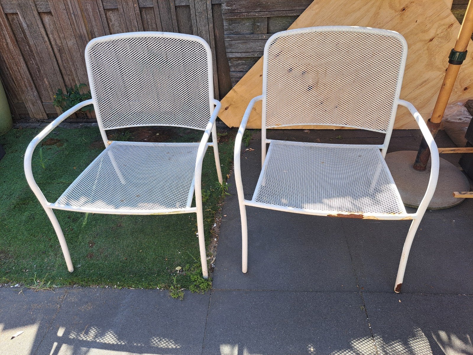 2x Metalen Tuinstoelen Wit - Gebruikt, Ophalen, Gebruikt, Metaal