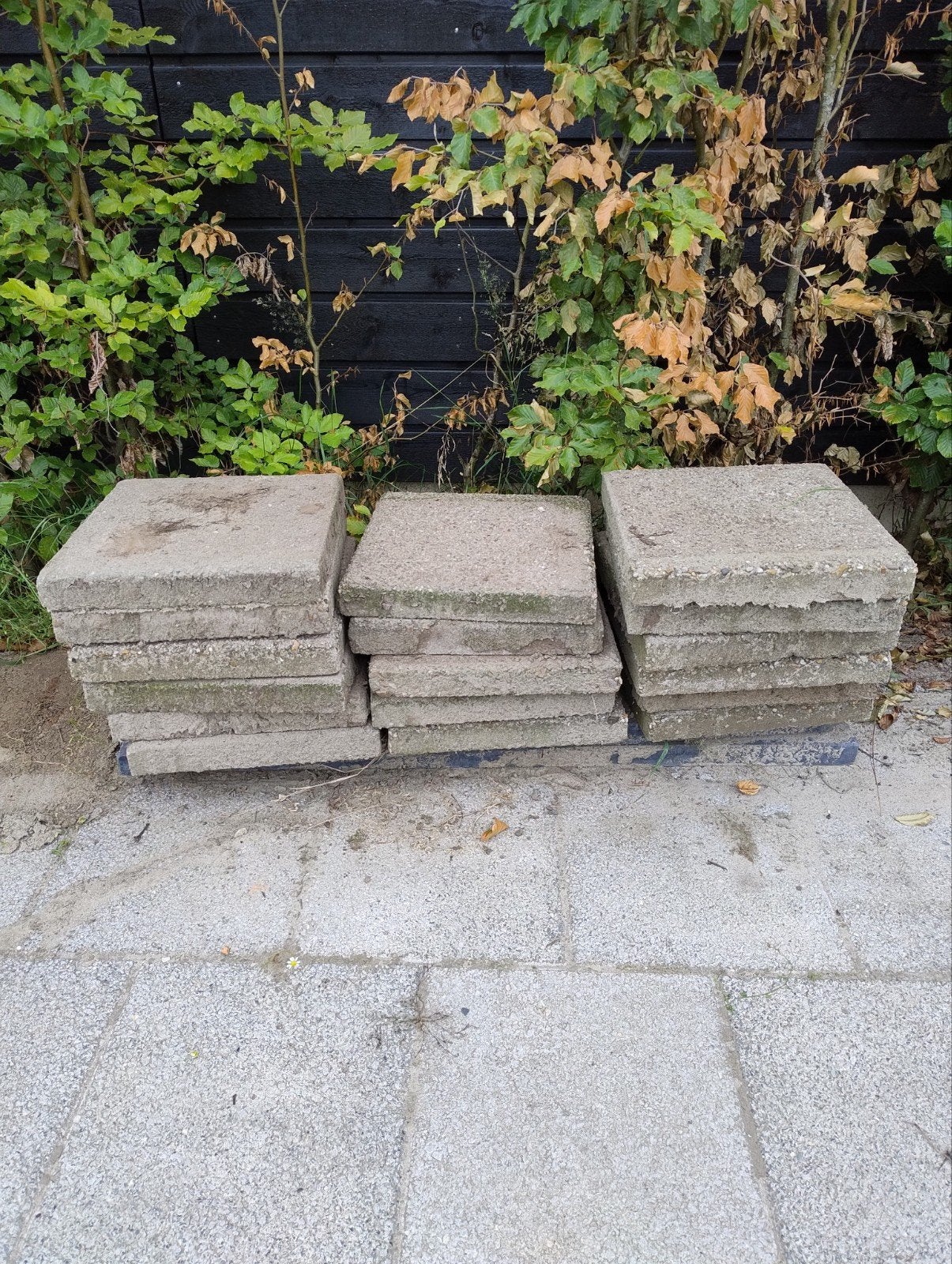 17 Stoeptegels - Gebruikt, Tuin en Terras, Tegels en Klinkers, Ophalen, Gebruikt, Minder dan 5 m², Beton